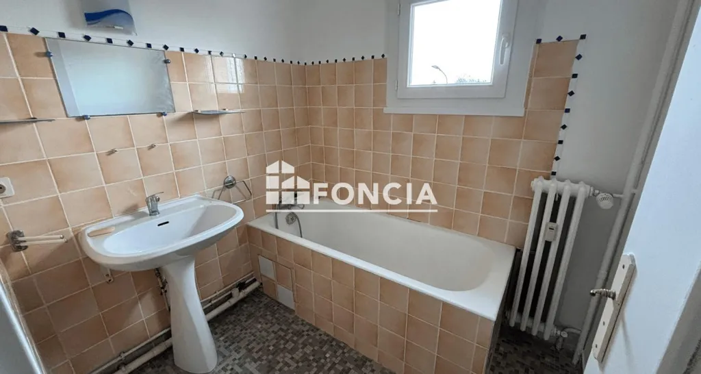 Bagni - Flat with Balcony in Niort Souché