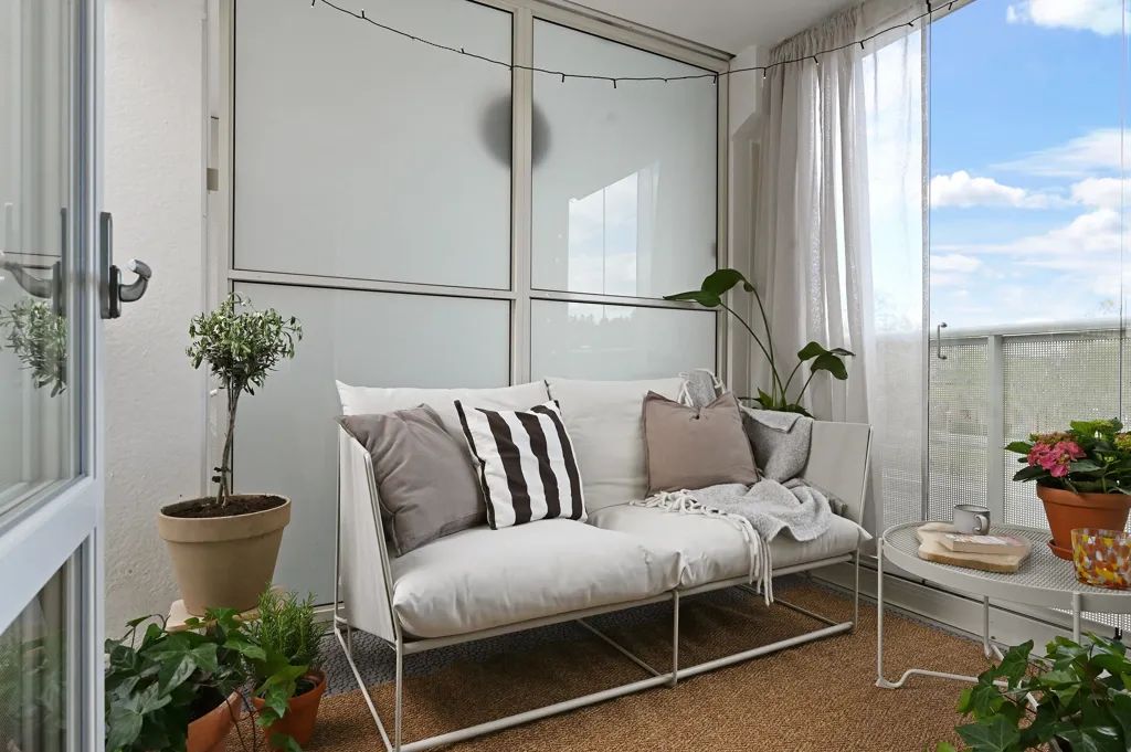Balcon - Modern Flat with Balcony in Ekerö