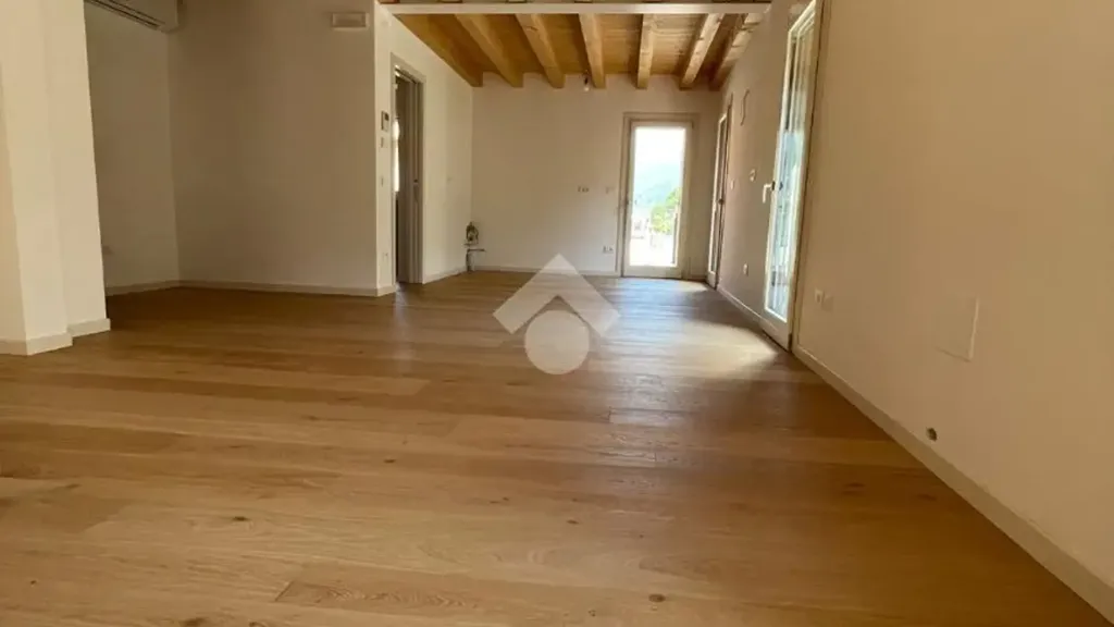 Toad - Rustic Villa with River View in Campolongo sul Brenta