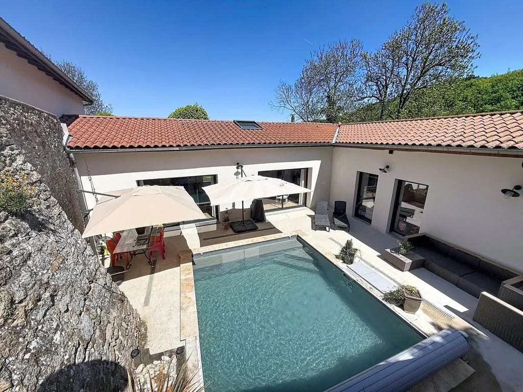 Bassein - Luxury House with Pool in Cellieu