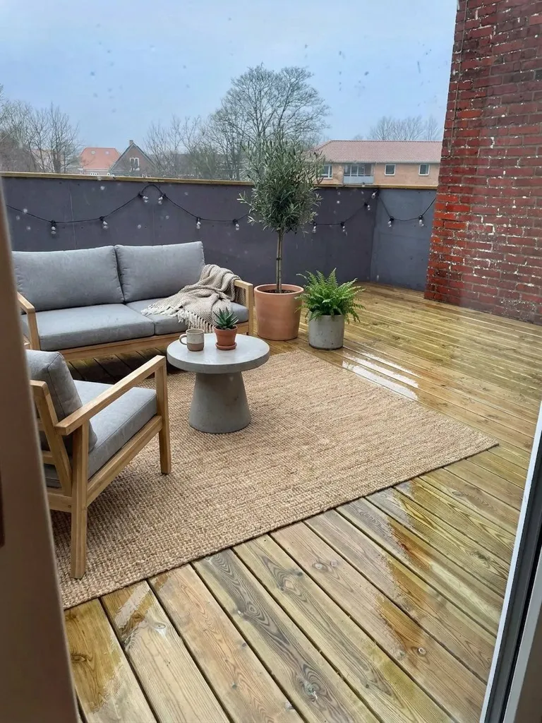 Terrace - 2-Bedroom Apartment with Large Terrace in Lys