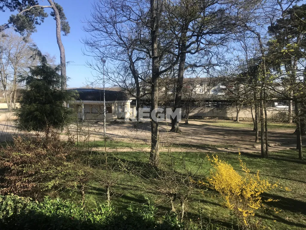 Jardin - Appartement avec Balcons en Centre-Ville à Saint-Fargeau-Ponthierry