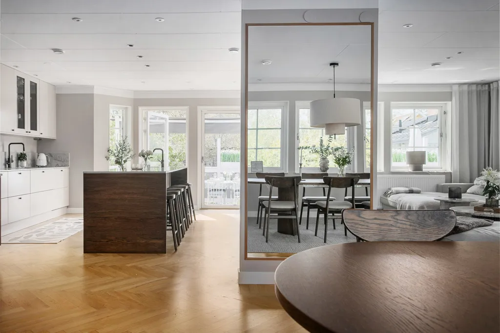 Salle à manger - Modern Villa with Pool in Northern Lännersta
