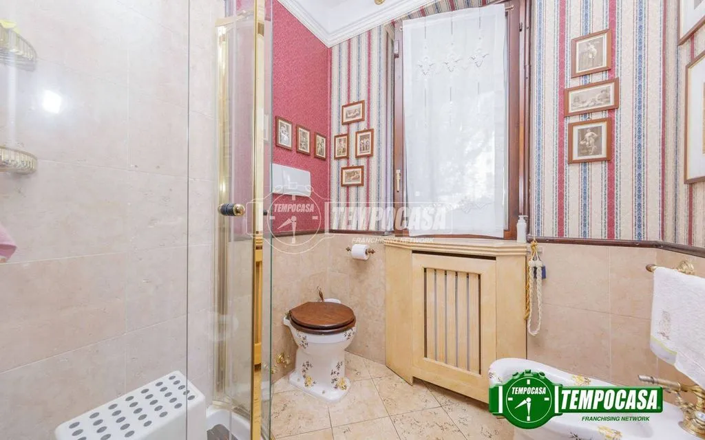 Salles de bain - Luxury Villa with Private Garden in Opera, Lombardy