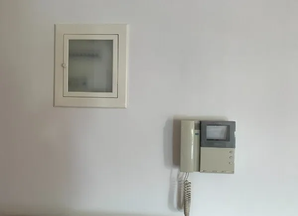 Rooms - Flat with Double-Frontage in Thessaloniki