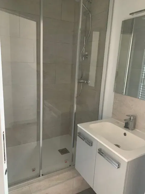 Salles de bain - Appartement de 2 Chambres dans le Quartier Ravinelle à Nancy