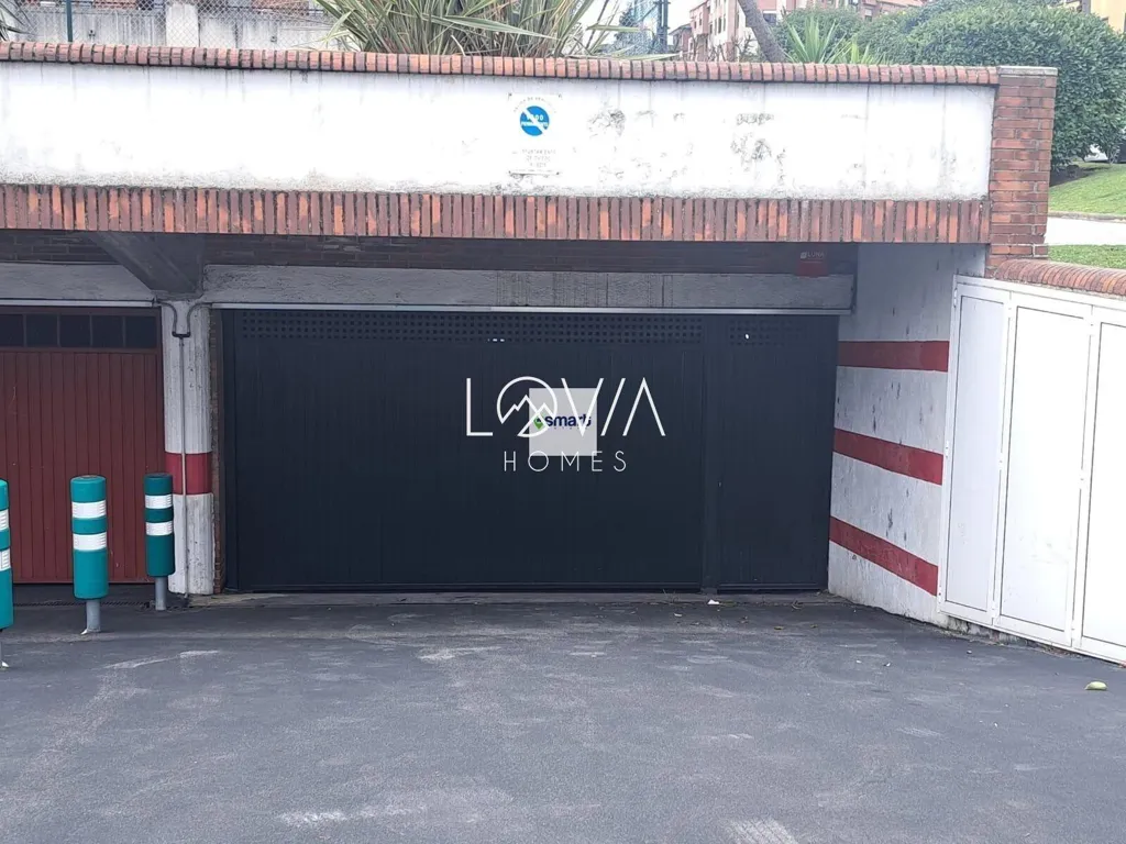 Exterior - Garage with 160 Spaces near Oviedo