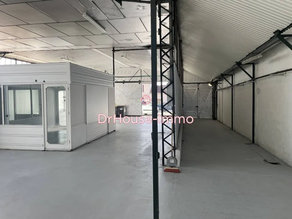 Rooms - Commercial Workshop with Parking in Gond-Pontouvre