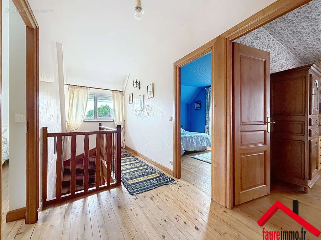 Hallway - House with Garden and Terrace in Objat