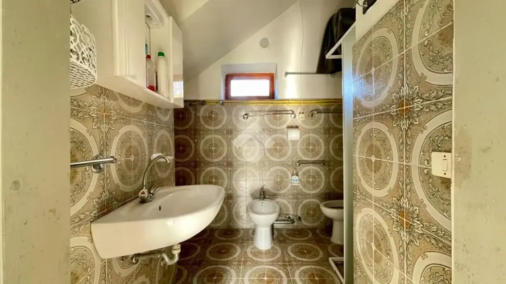 Salles de bain - Semi-detached House with Garden in Nimis