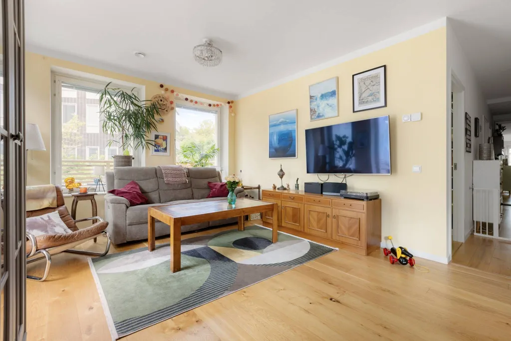 Séjour - Apartment with South-Facing Terrace in Rissne