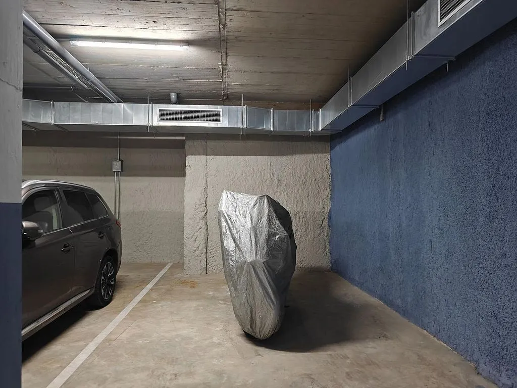 Garage - Luxury Apartment in La Dreta de l’Eixample, Barcelona