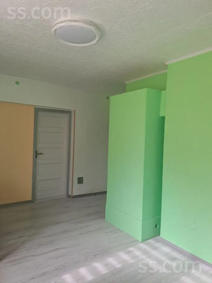 Chambres - Modernised Flat with Storage Shed in Alsviķi