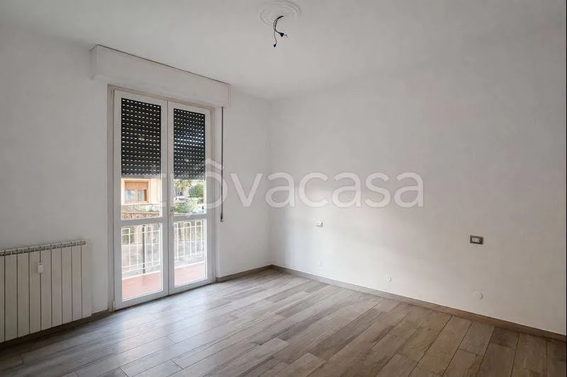 Toad - Rented 3-Bedroom Flat with Balcony in Arona