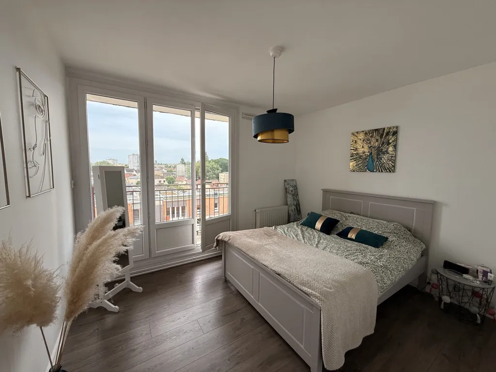 Magamistoad - Bright Three-Piece Apartment with Balcony in Le Mans