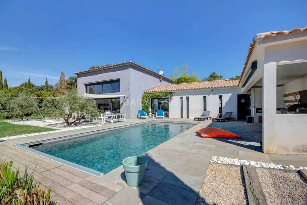 Bassein - Luxury Villa with Pool in Saint-Marc-Jaumegarde