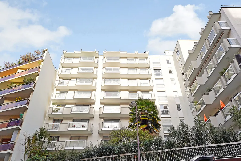 Exterior - Studio with Lift in Paris