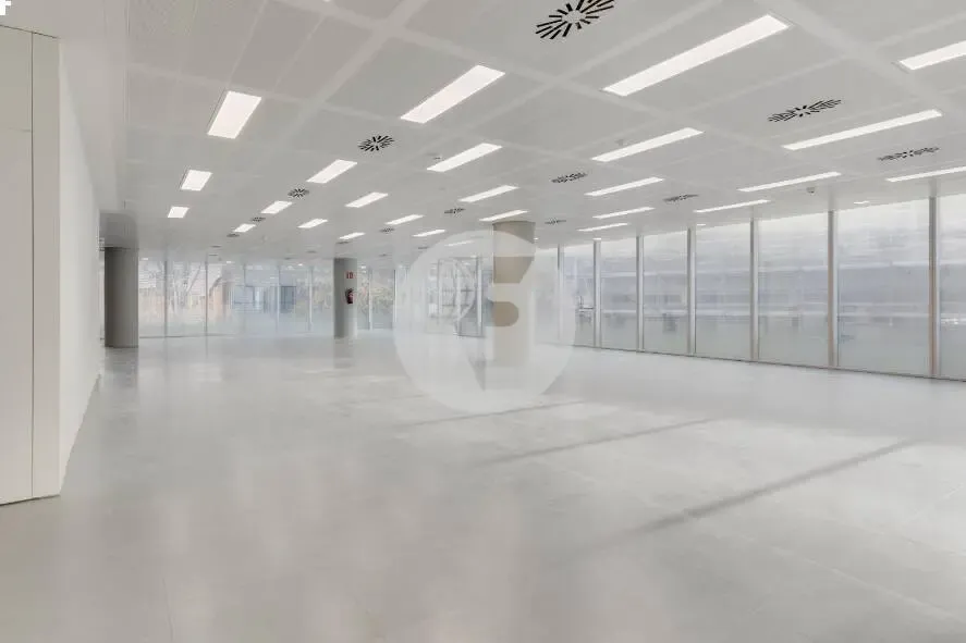 Pièces - Premium Office Building with Panoramic Views in Barcelona