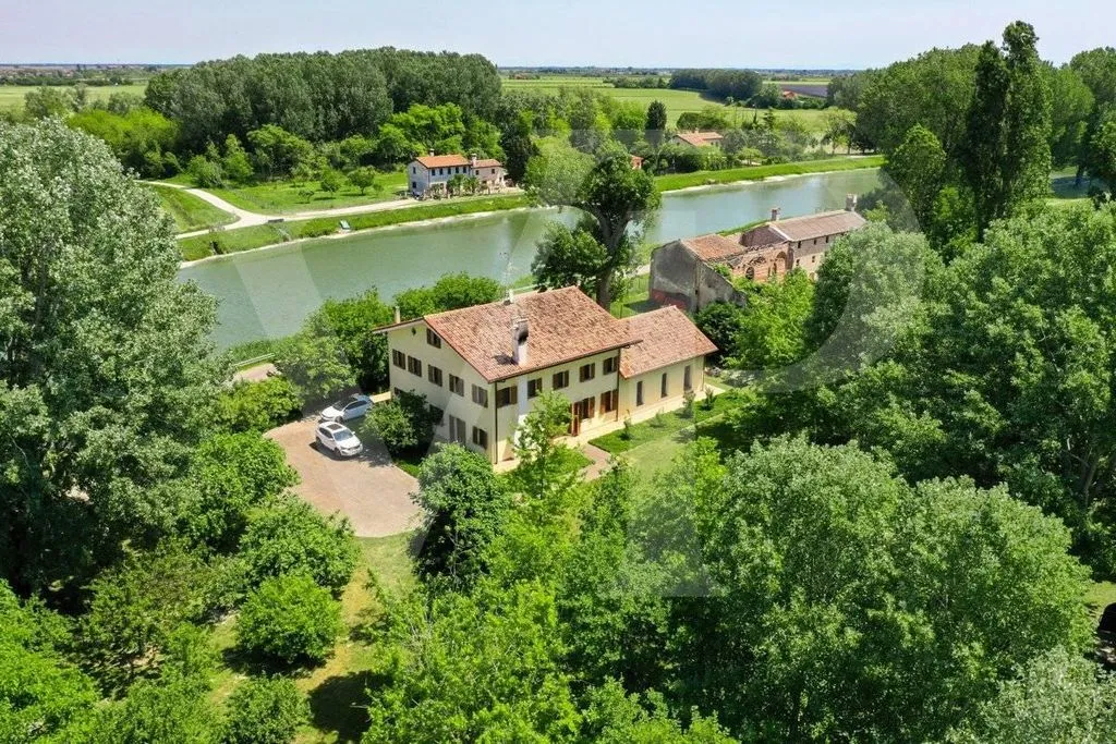 Õhuvaade - Renovated Farmhouse by Canal in Caorle