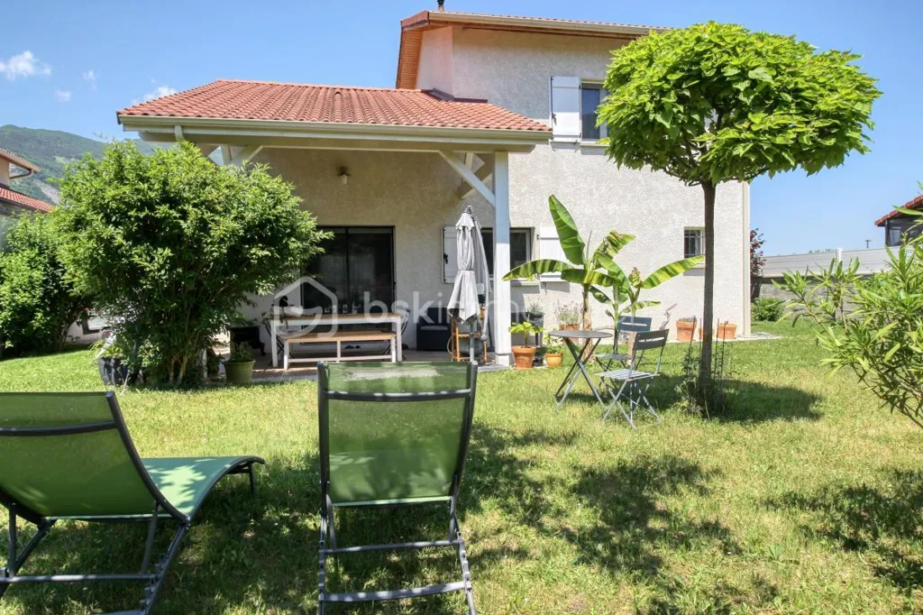Giardino - Modern House with Mountain View in La Girardière