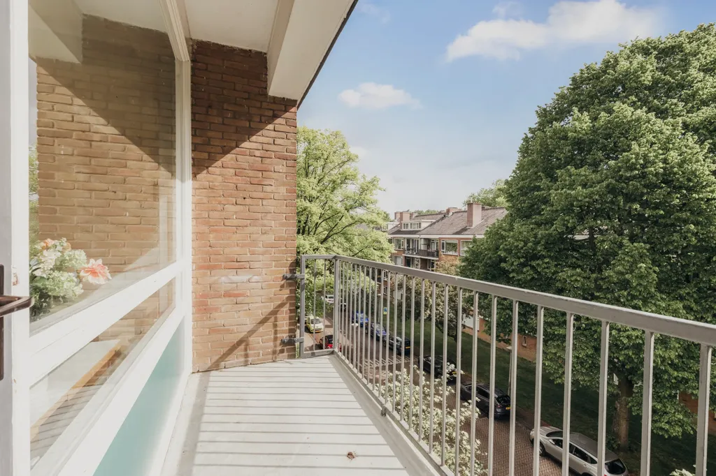 Balcon - Corner Apartment with Balcony in Amsterdam Buitenveldert