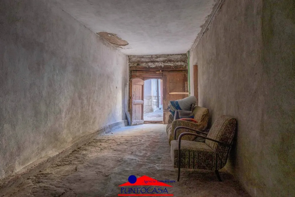 hallway_entrance