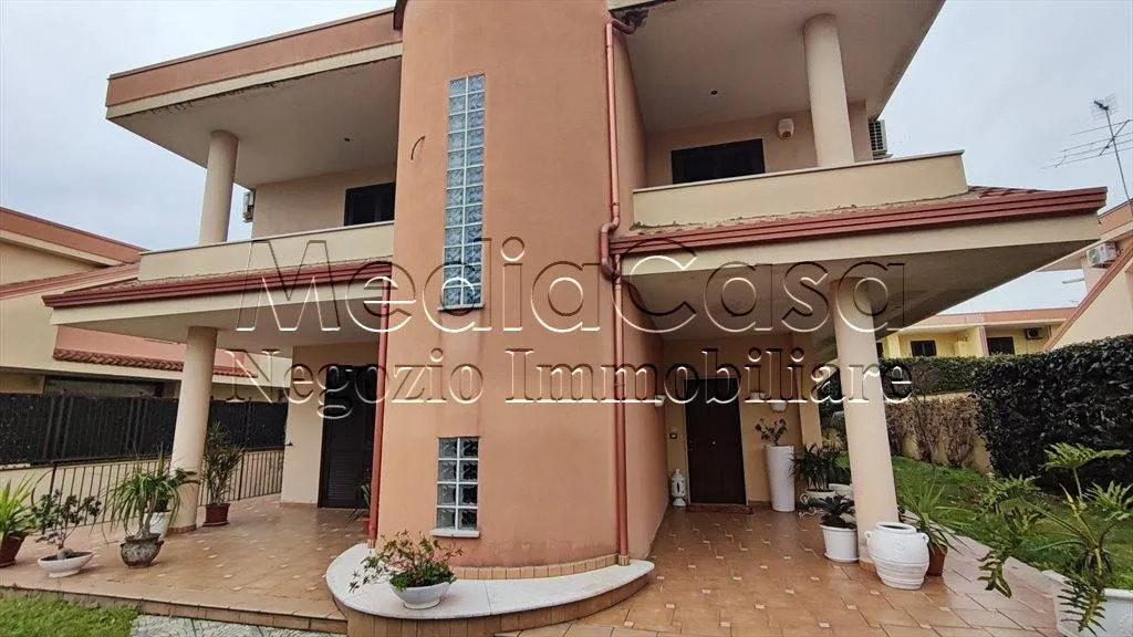 Extérieur - Elegant Villa with Private Garden in Teverola