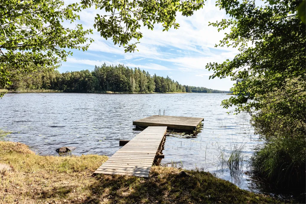 Aed - Charming Cottage with Private Pier near Katrineholm