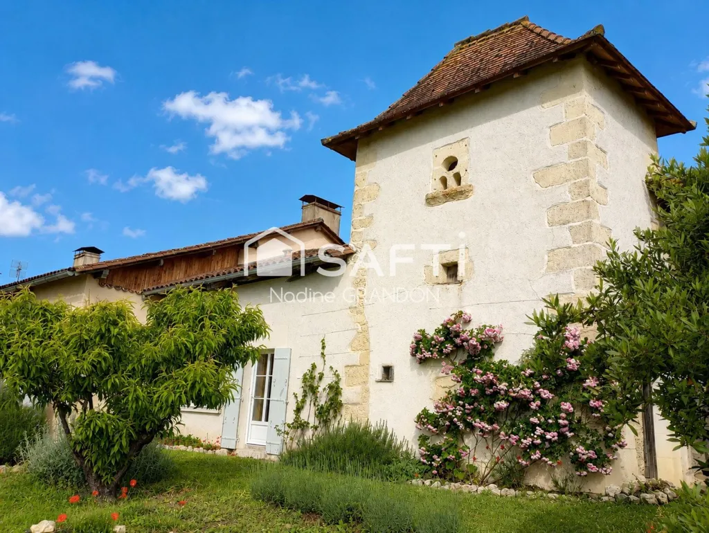 Extérieur - Maison Rénovée avec Jardin aux Portes d'Aubeterre