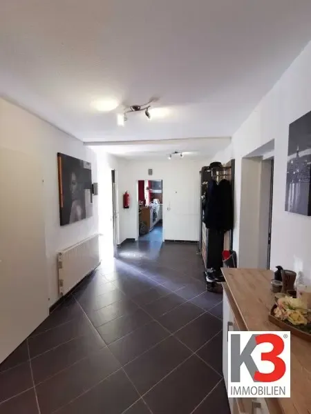 Entrée - Barrier-Free Bungalow with Workshop in Quiet Area