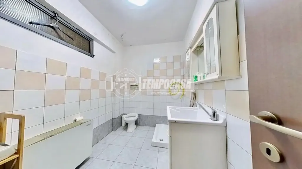 Salles de bain - Villa with Private Garden in Robassomero