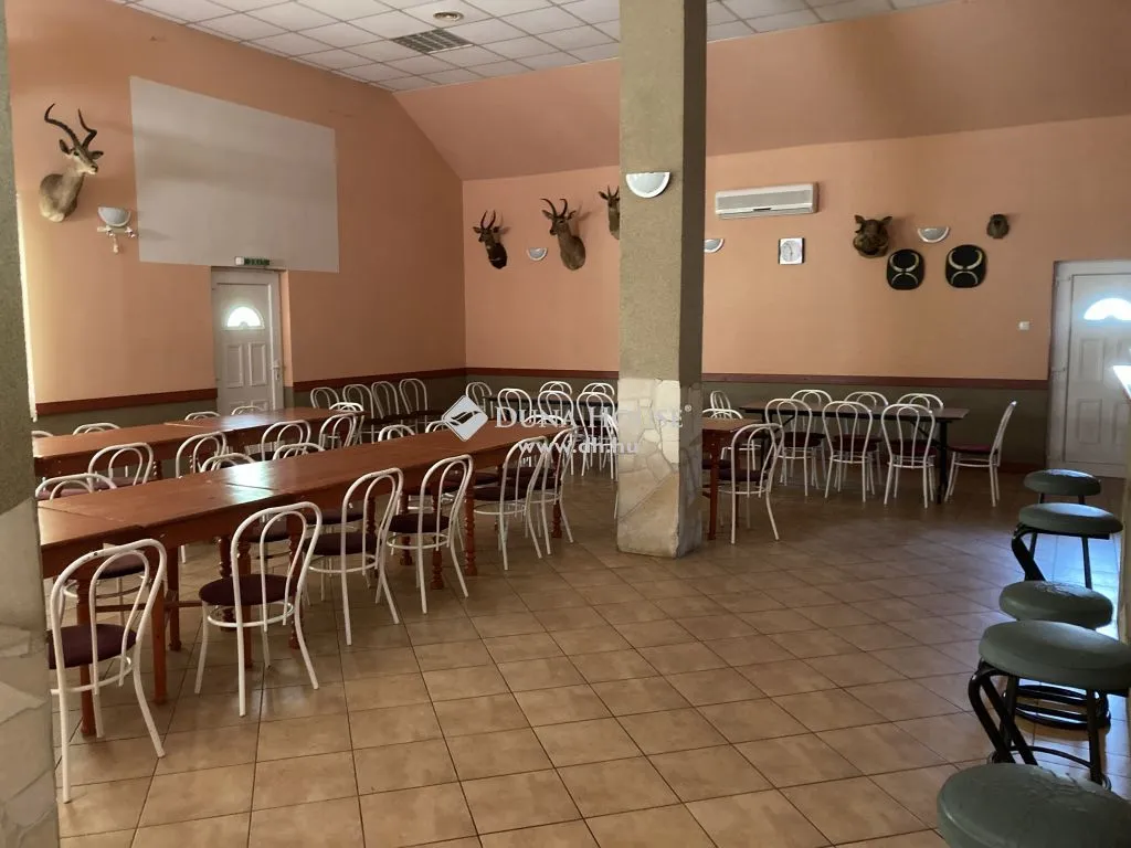 Salle à manger - Restaurant Unit with Garden in Váraszó, Heves
