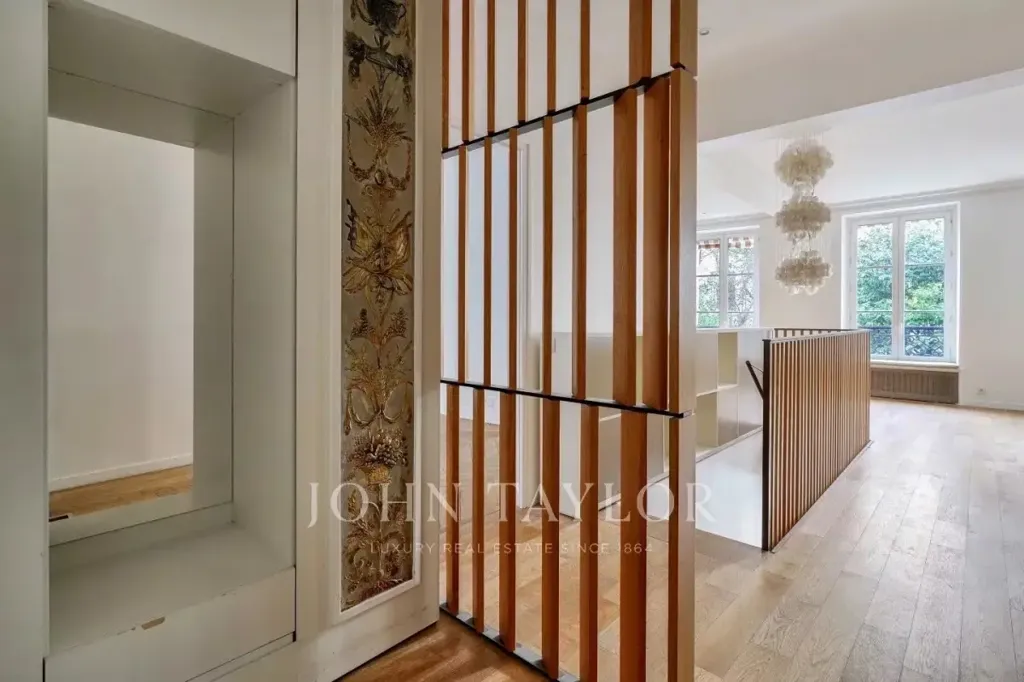 Esik - Luxury Duplex with Garden in Paris 16th