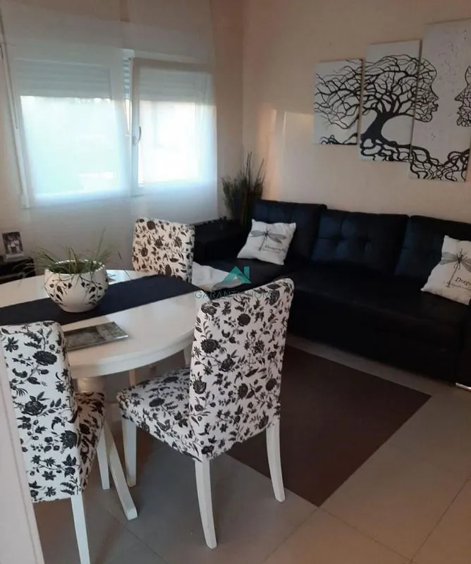 Salle à manger - Luxury Flat with Private Garden in Laredo