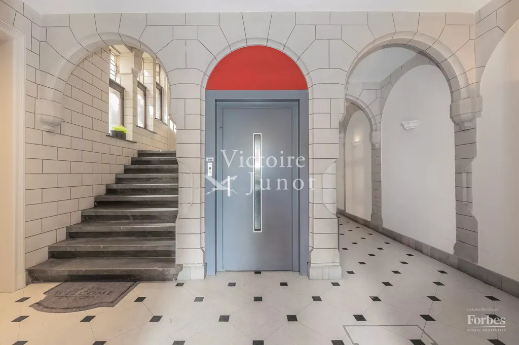 hallway_entrance