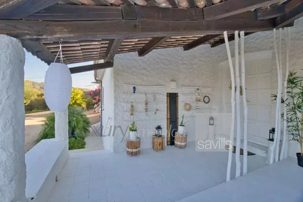 Terrace - Luxury Villa with Sea View in San Teodoro
