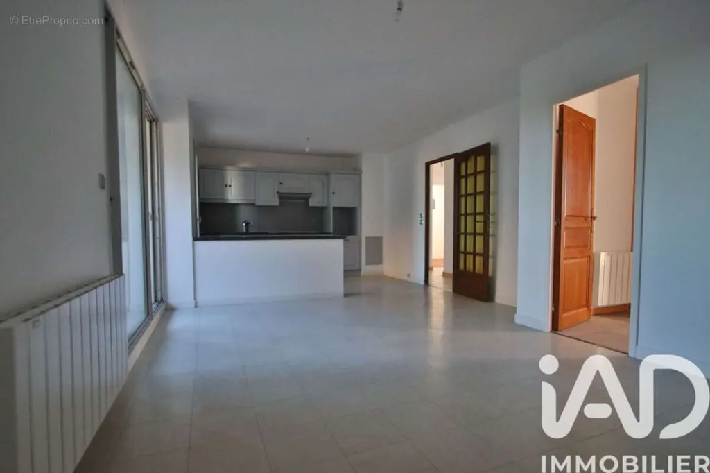 Kitchen - Bright 2-Bedroom Apartment with Balcony in Narbonne