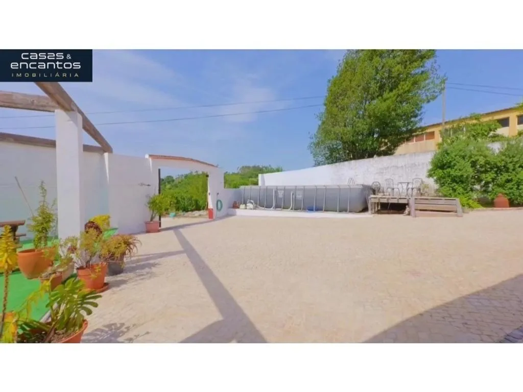 Bassein - Manor-Style Villa with Pool in Caldas da Rainha