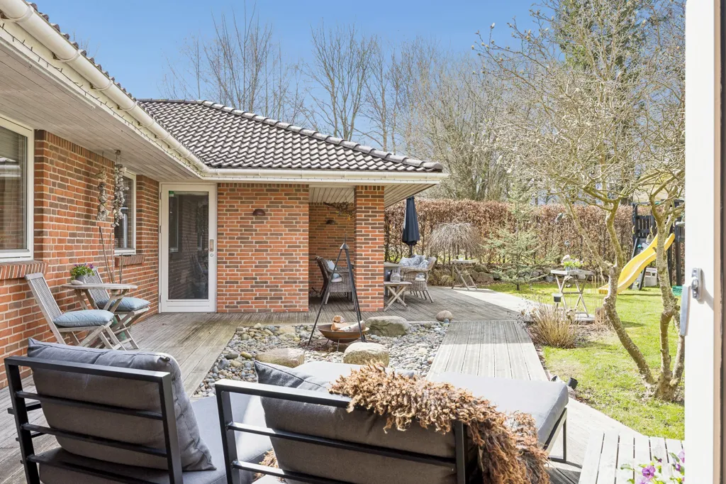 Terrasse - Murstensvilla with Garage in Førslev