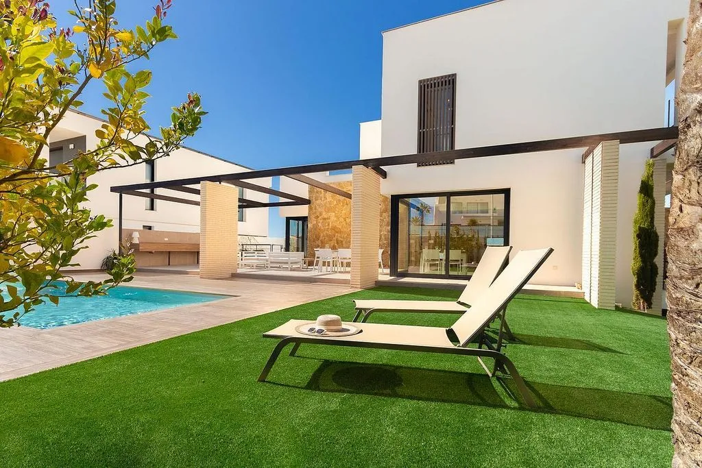 Bassein - Villa with Private Pool in Orihuela Costa