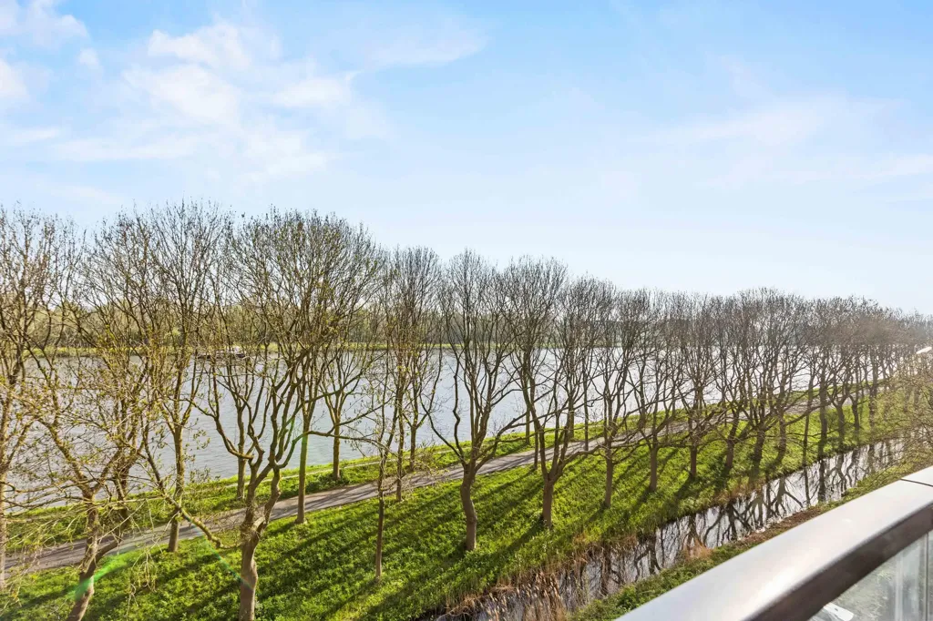 Balcon - Apartment with Balcony in Diemen