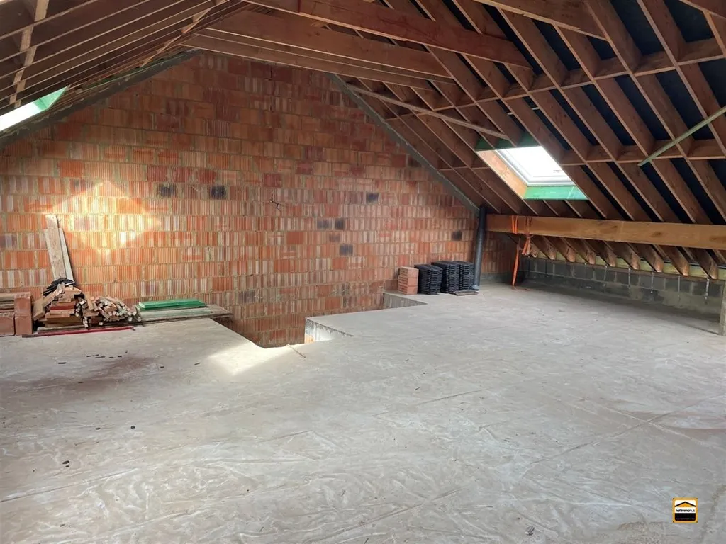 Pièces - Terrain à Bâtir avec 2 Chambres à Heers