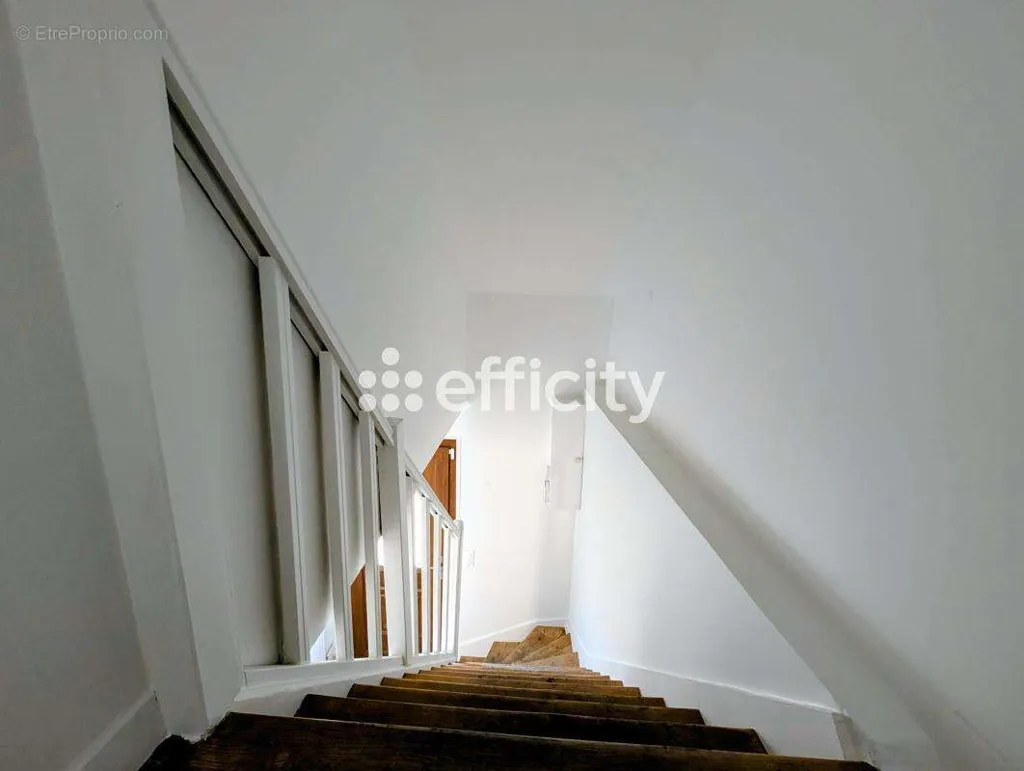 Toad - Traversant House with Garden in Saint-Denis