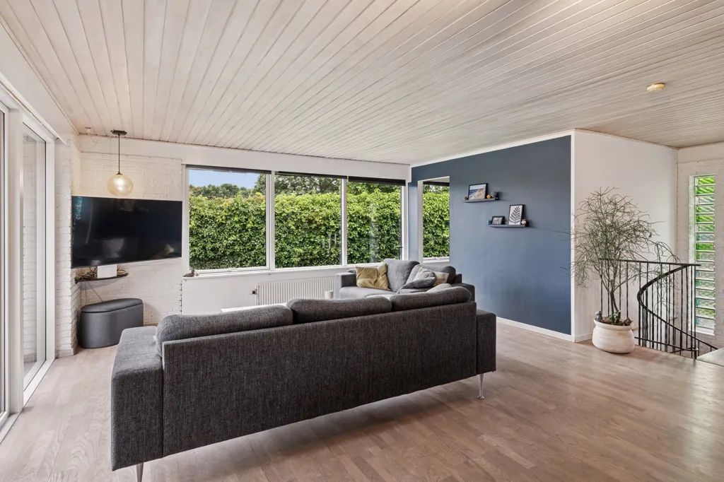 Living Room - Maintained Family Villa in Viborg