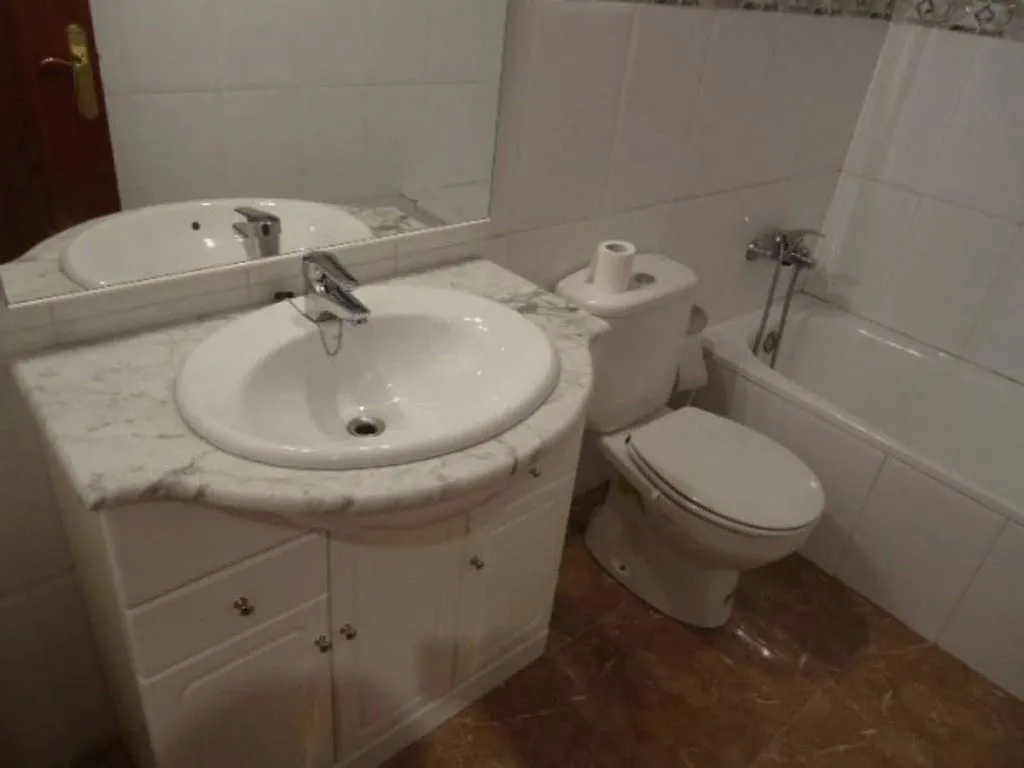 Salles de bain - Ground Floor Flat with Private Patio in Zona Entrada