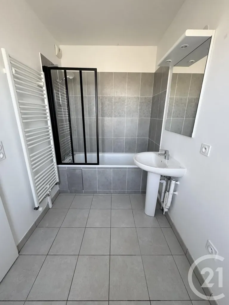 Bagni - Modern Flat with Terrace in Brétigny-sur-Orge