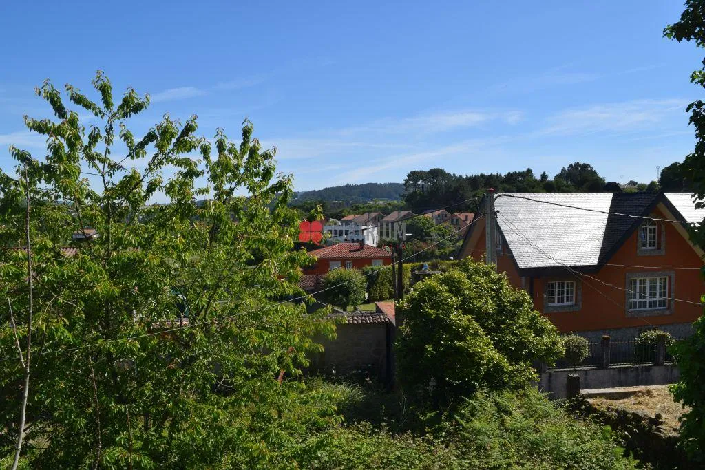 Aed - Terraced House with Garden in Teo