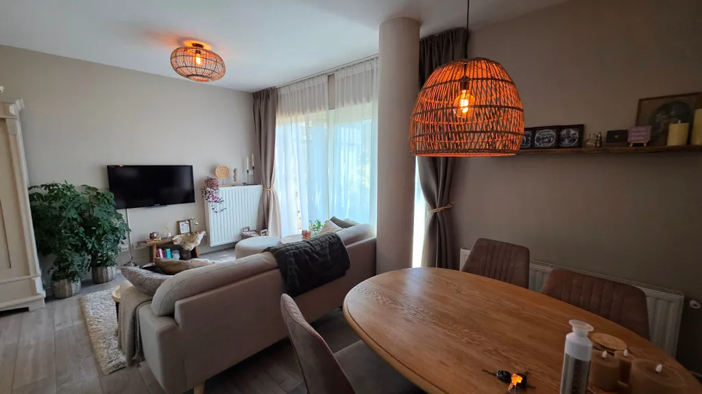 Elutuba - Modern 2-Bedroom Flat with Balcony in Roosendaal