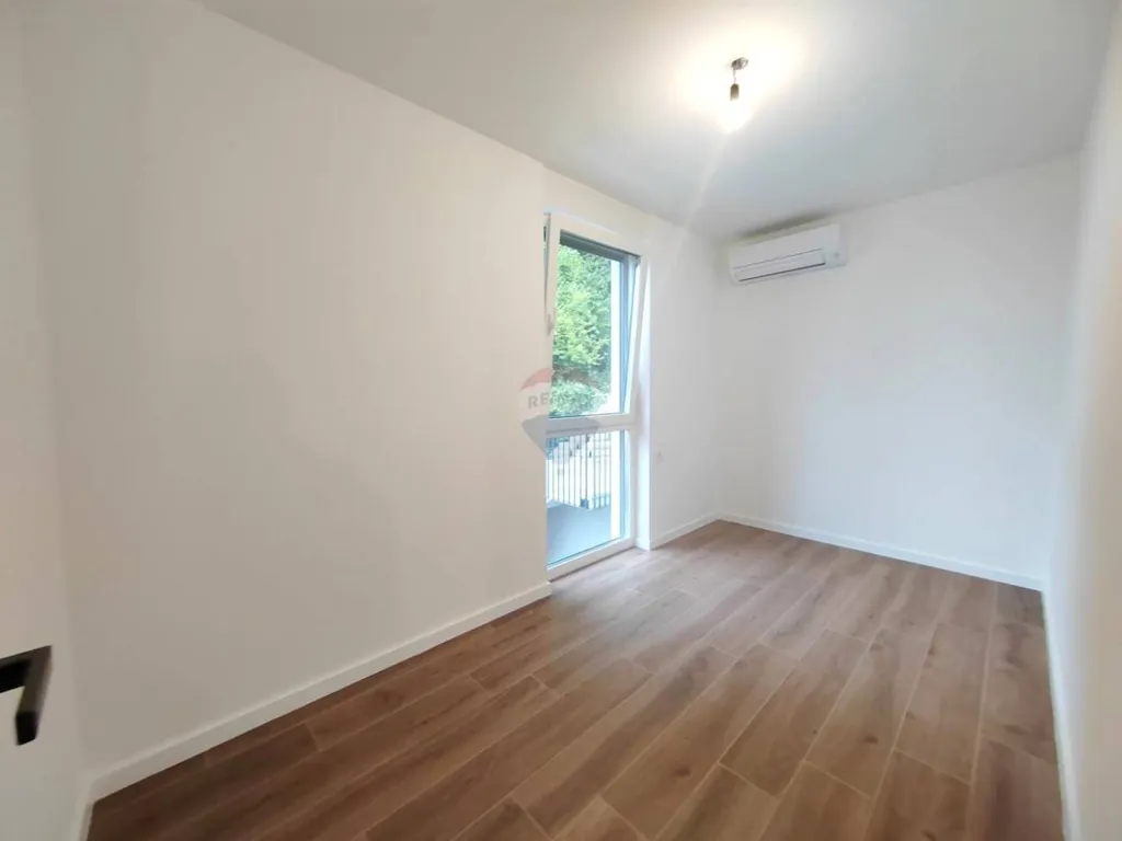 Pièces - Modern Apartment with Balcony in Omišalj Centre