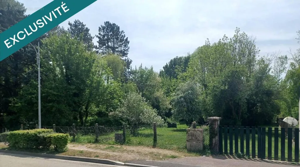 Giardino - Constructible Plot with River Access in Nailly